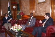 006_Ambassador and Hon.Consul call on H.E Governor Sindh on 24-5-2010